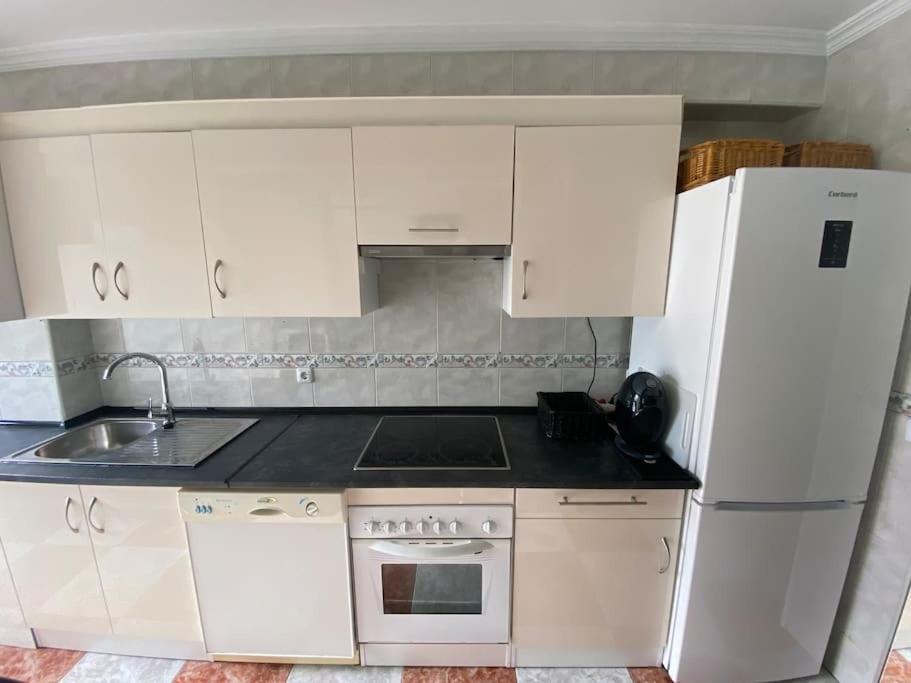 Apartamento Silda Torre Del Mar Luaran gambar